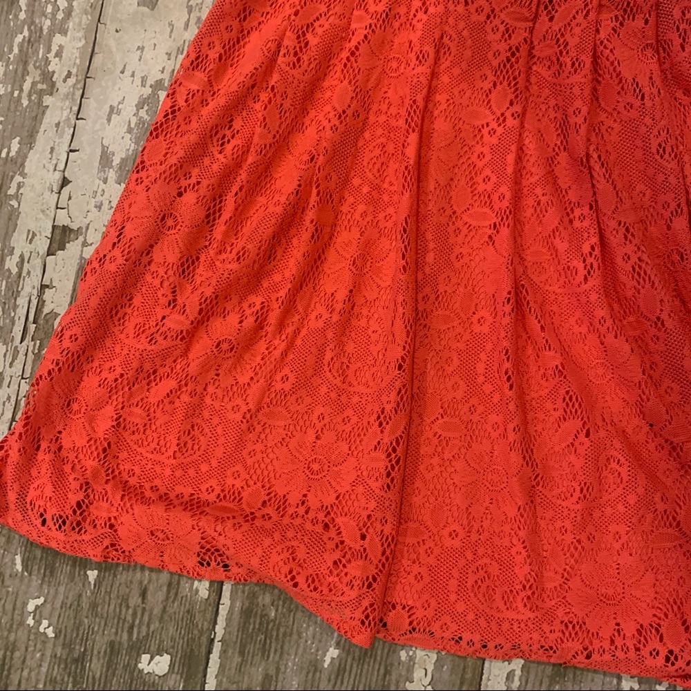 Coral lace dress - Picture 4 of 12